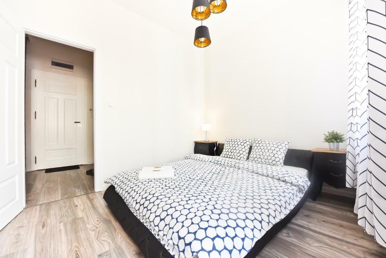 Metropolis Apartment Торунь Экстерьер фото